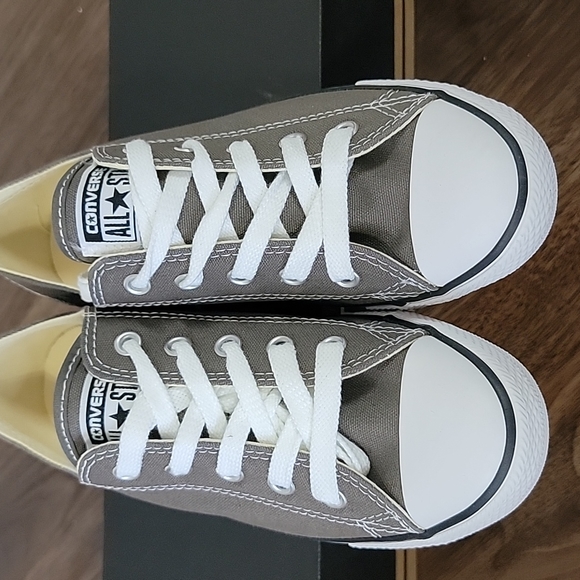Converse - Picture 2 of 4